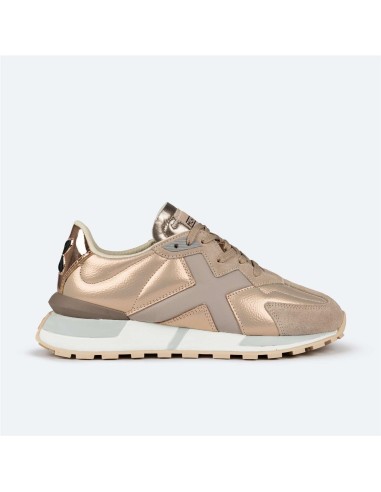 Zapatilla SOKU 18 de mujer MUNICH en color dorado