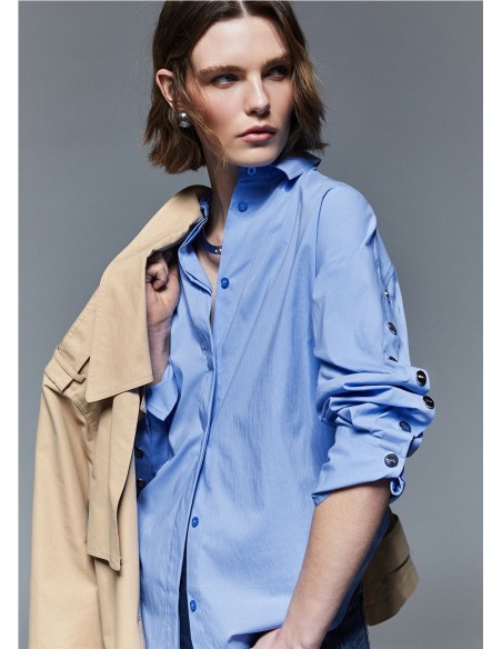 CAMISERA AMPLIA BOTONES MANGA AZUL CELESTE