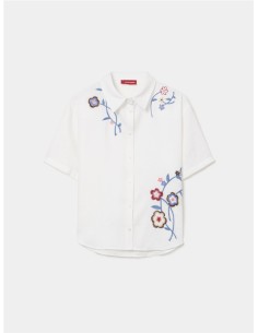 CAMISA MC BORDADO COLORES CRUDO