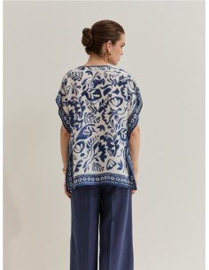 CAMISA PONCHO ESTAMPADO HOJAS AZUL 2
