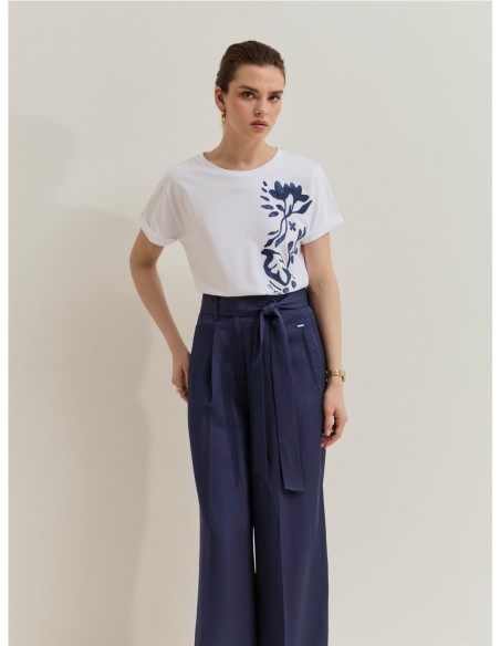 CAMISETA AMPLIA FLOR BORD.LATE BLANCO Y AZUL