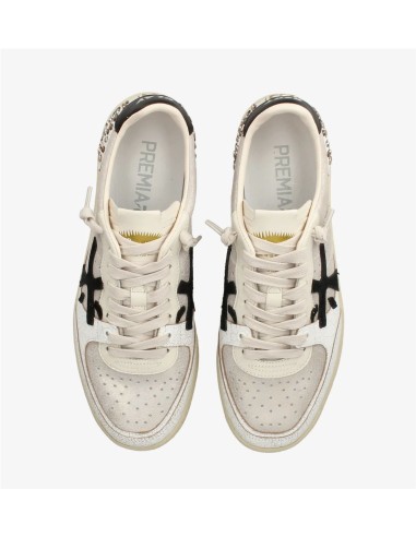 Descubre las zapatillas Premiata BSKT blancas de piel y ante. Diseño i