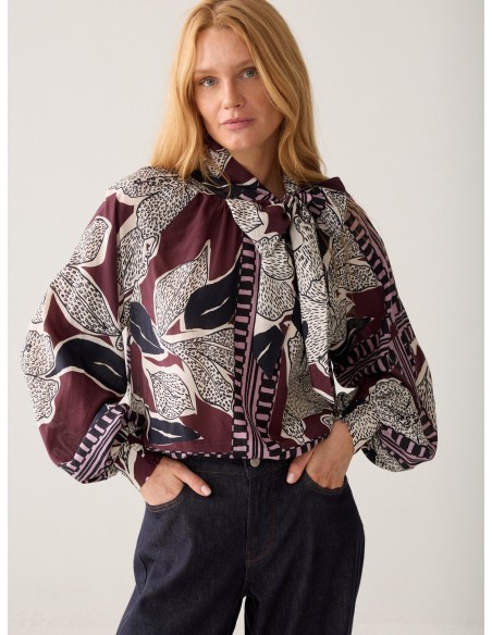 Camisa Summum con Estampado de Pañuelo y Lazada